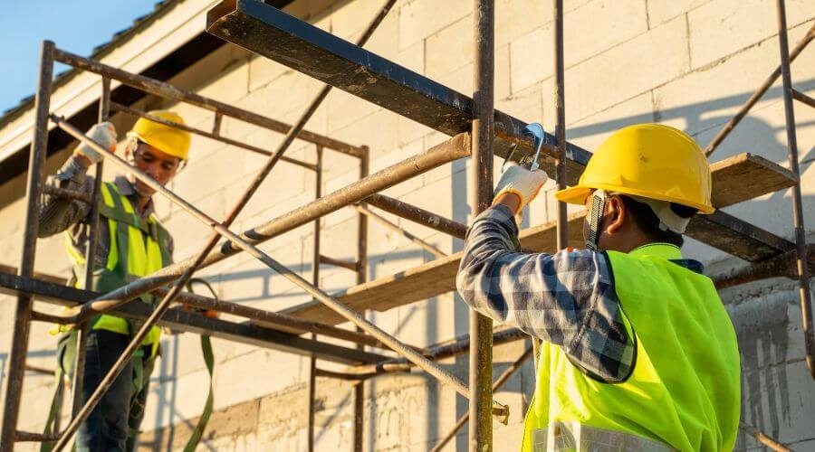 Professional fairlawn roofing services in Mooreland, IN